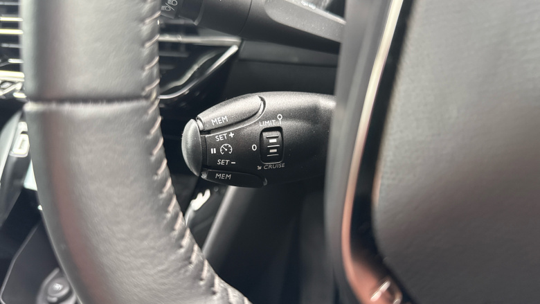 Peugeot 208 100kW Allure Premium 50kWh 5dr Auto Electric Hatchback